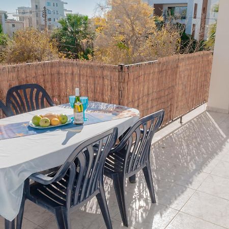 Cozy 1 Bedroom Apartment In Walking Distance To The Municipal Beach بافوس المظهر الخارجي الصورة