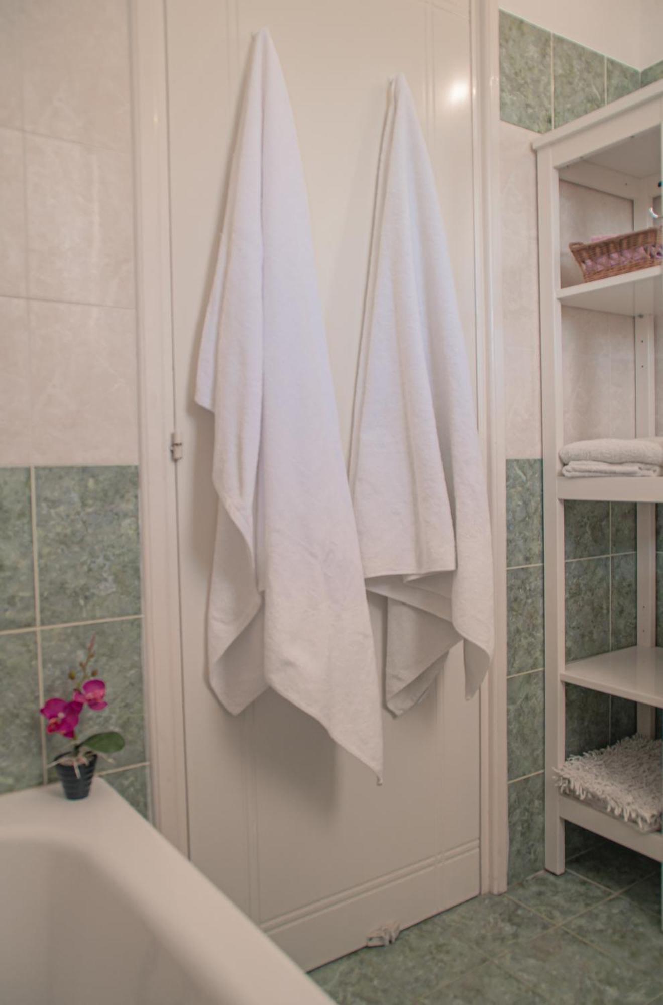 Cozy 1 Bedroom Apartment In Walking Distance To The Municipal Beach بافوس المظهر الخارجي الصورة